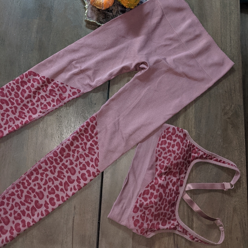 Workout Outfit Fabletics Pink Leopard Medium Fitness